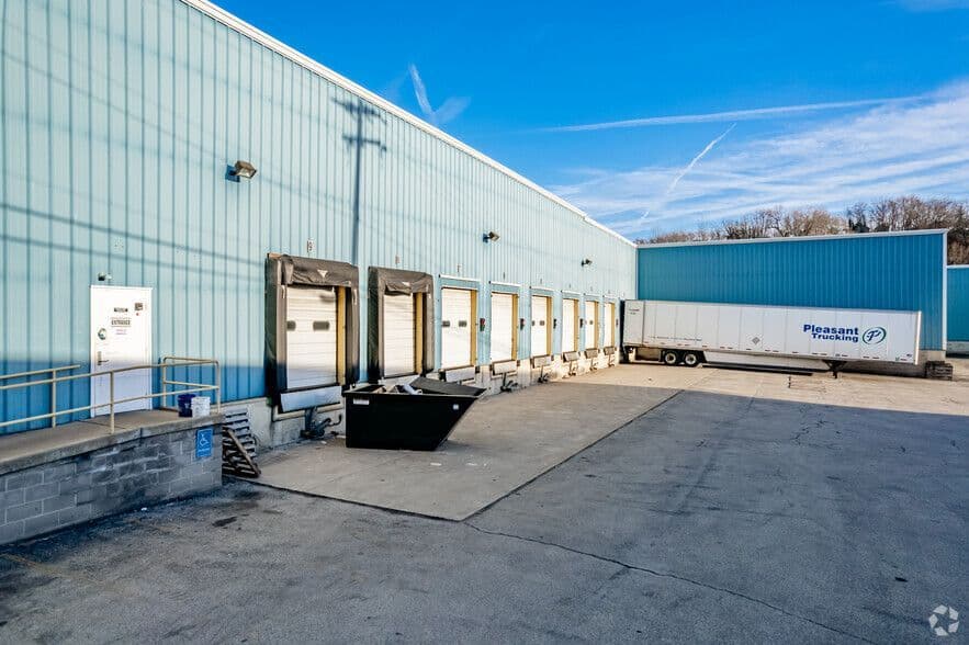 2530 Thomas Avenue- Jeannette13.jpg