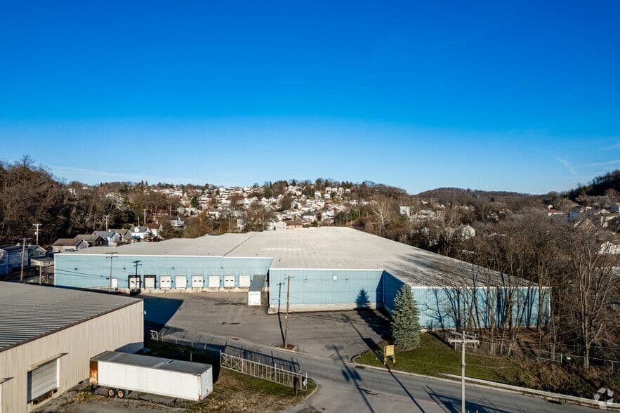 2530-Thomas-Ave-Jeannette-PA-Prime-Industrial-Space-with-Distribution-Focused-Amenities-and-a-Desirable-Jeannette-Address-1-Large (2).jpg