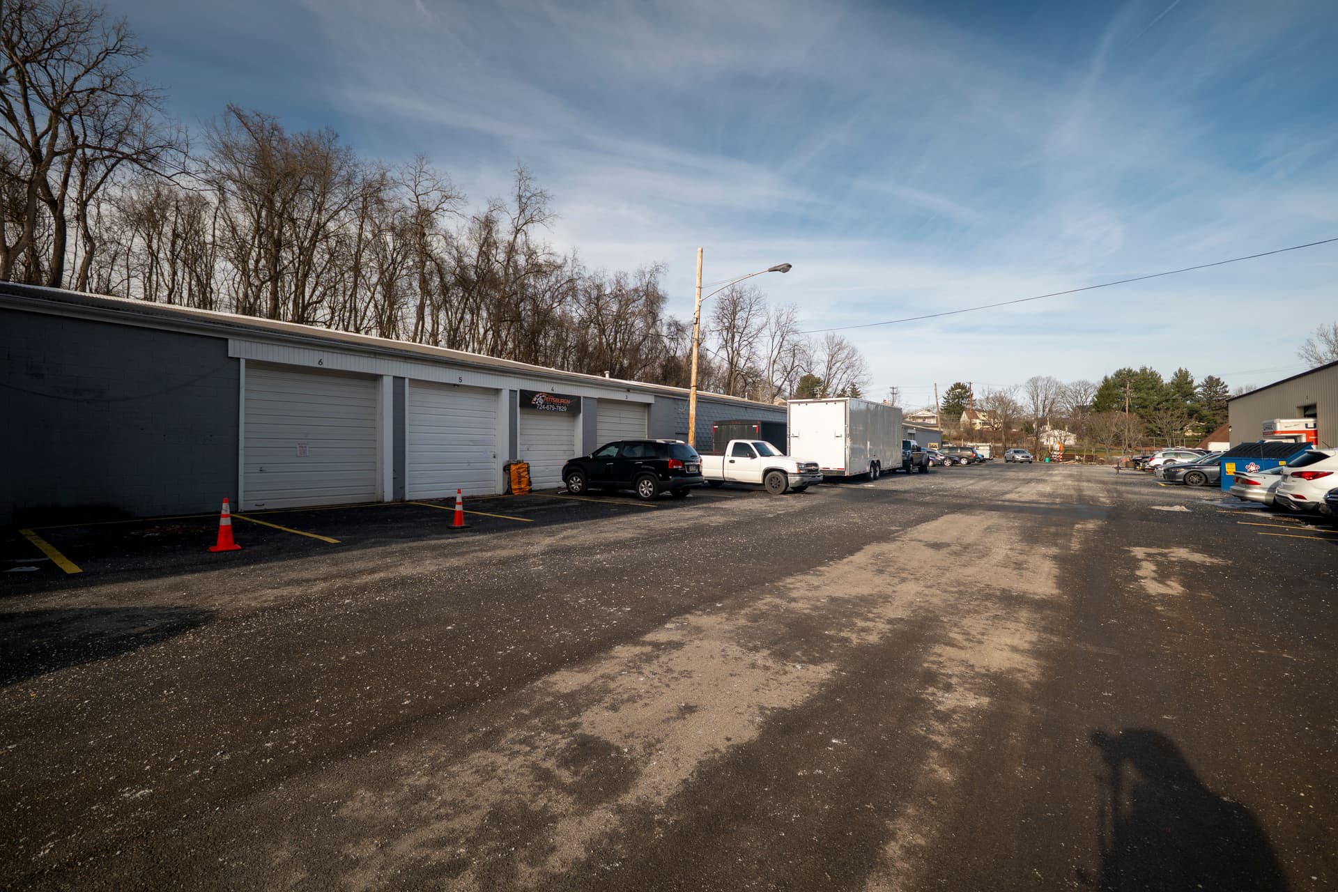 400 Railroad Exterior