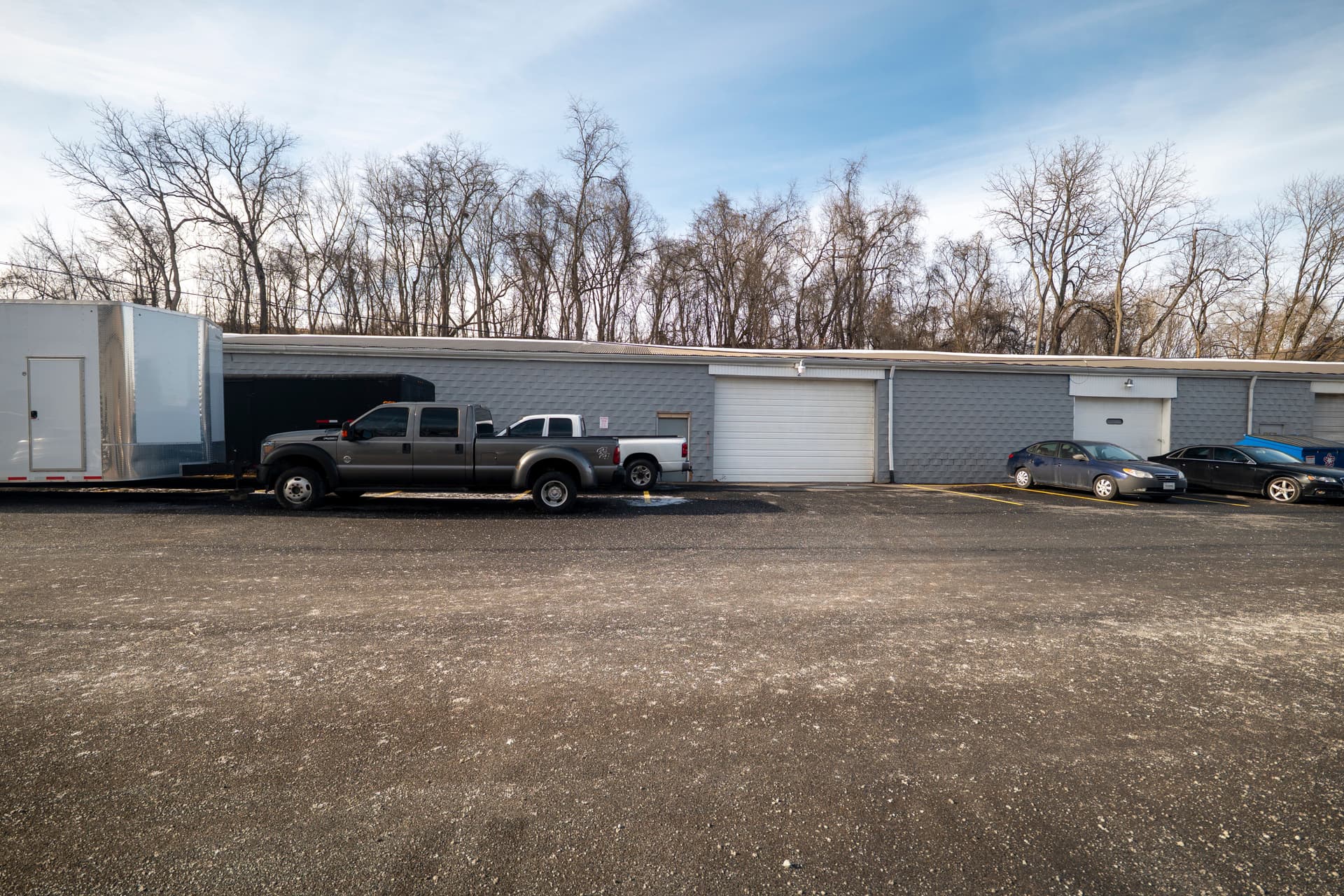 400 Railroad Exterior