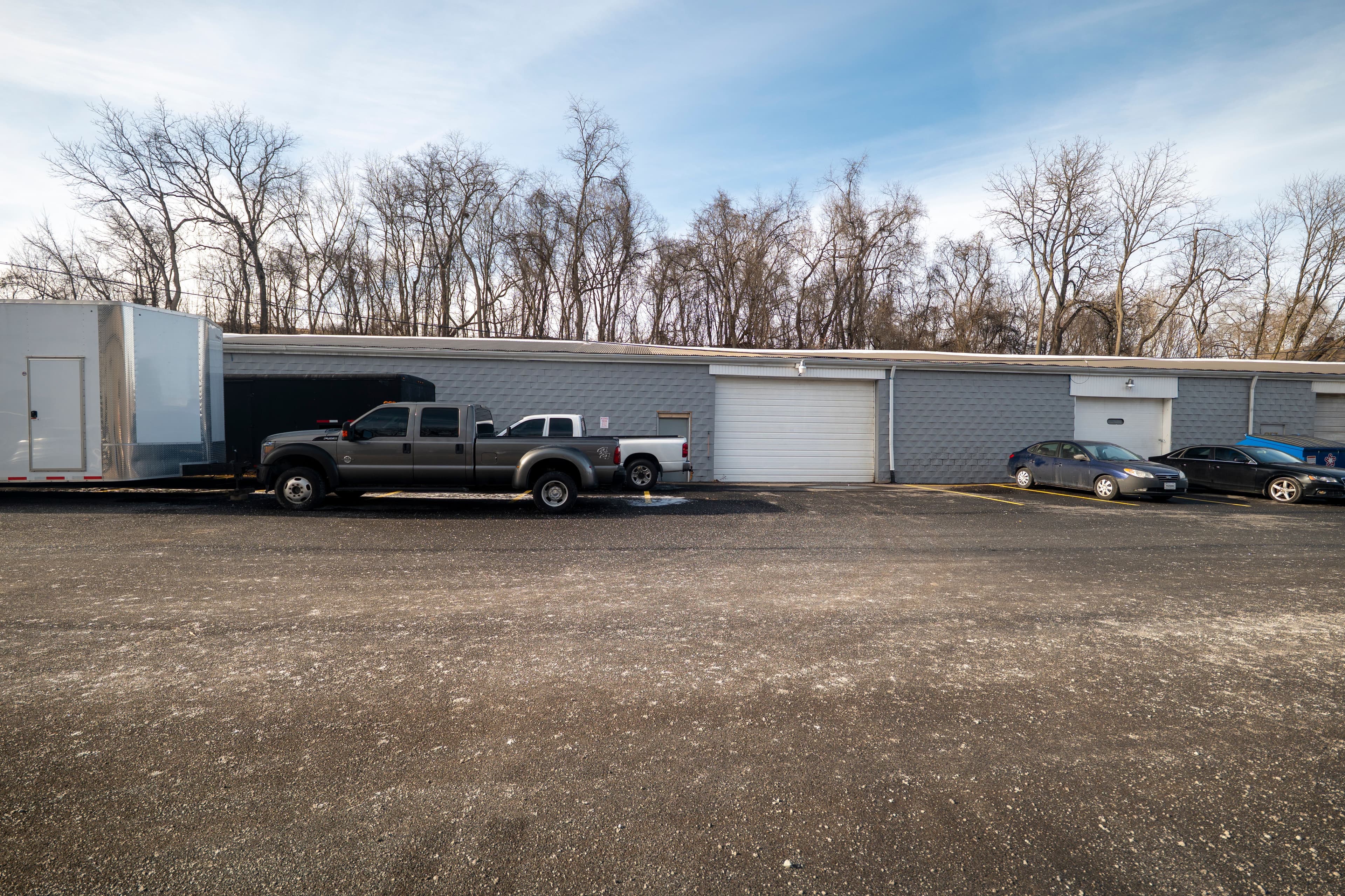 400 Railroad Exterior