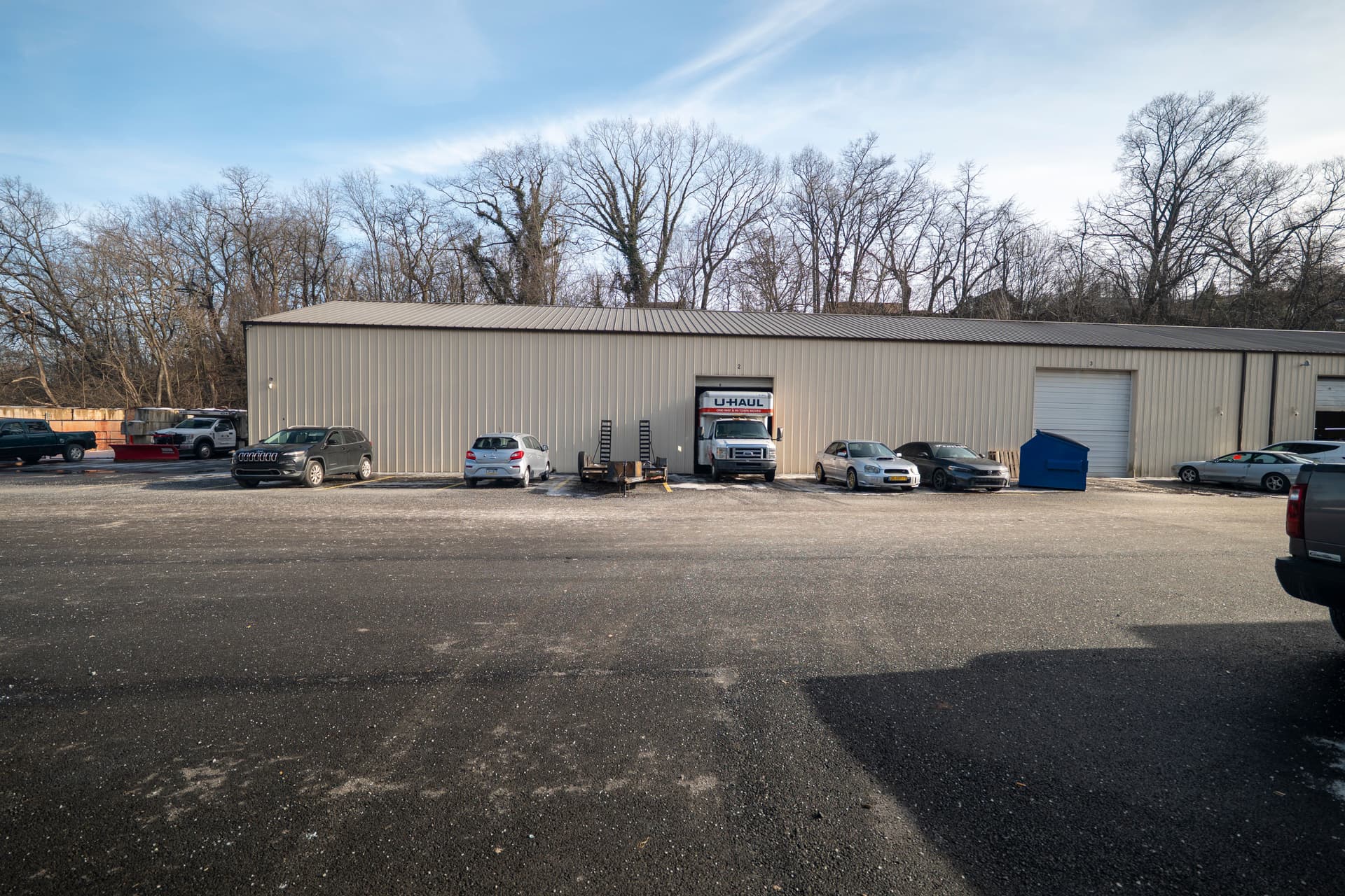 400 Railroad Exterior