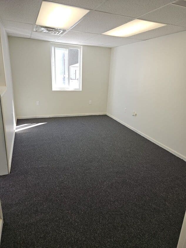 Offices 400 Railroad